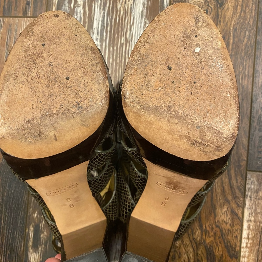 Coach Heels - Picture 4 of 4